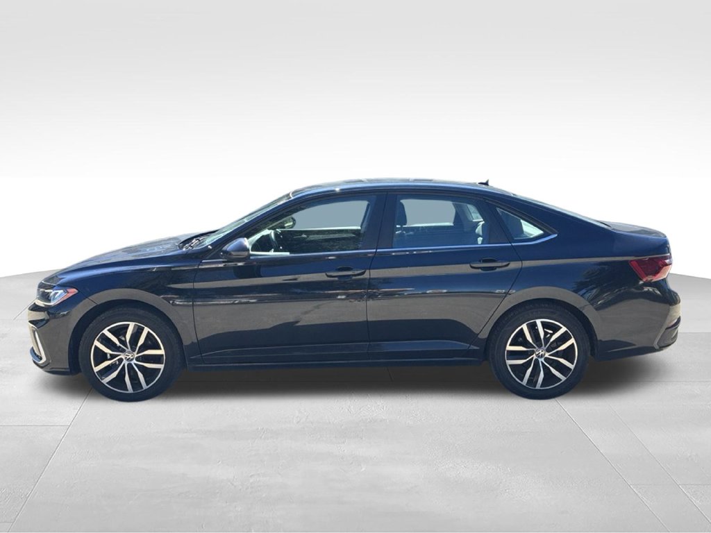 Used 2025 Volkswagen Jetta 1.5T SE Sedan