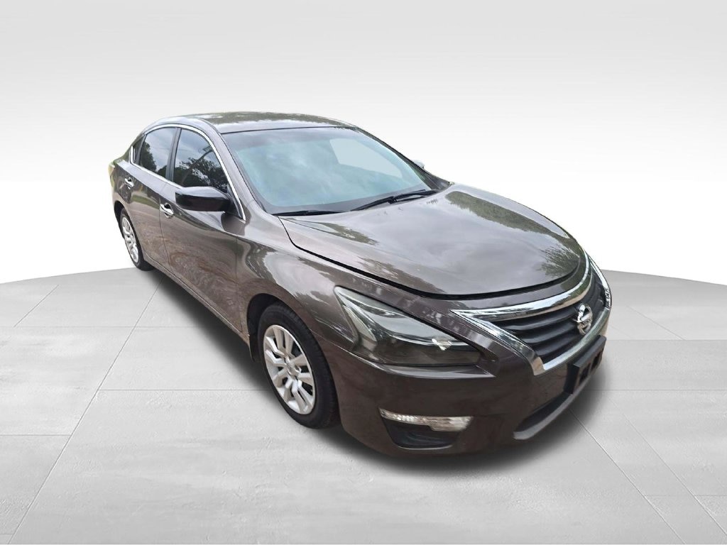 Used 2014 Nissan Altima 2.5 S Sedan