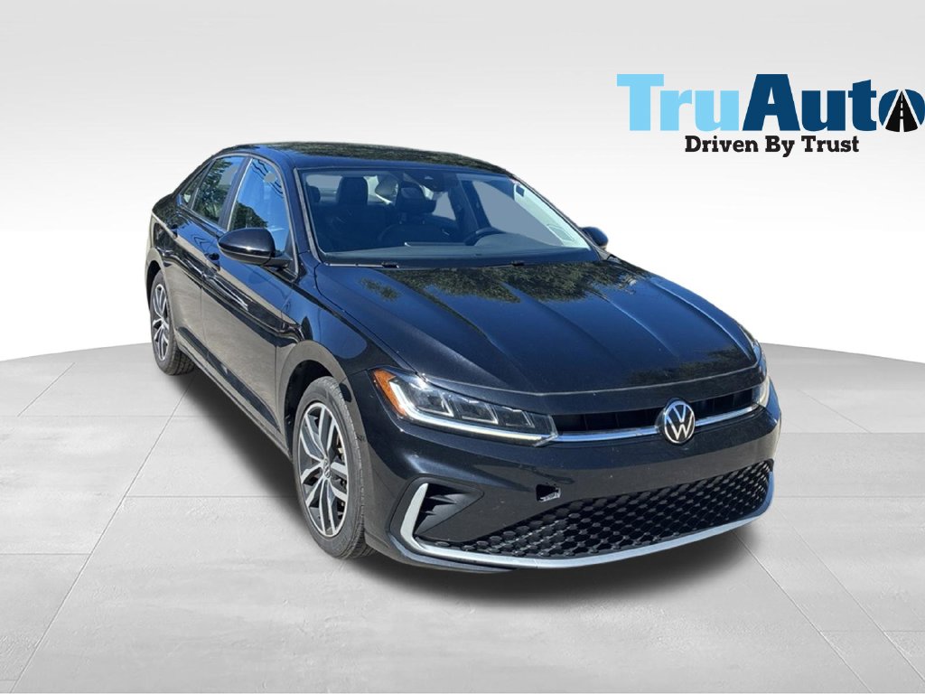 Used 2025 Volkswagen Jetta 1.5T SE Sedan