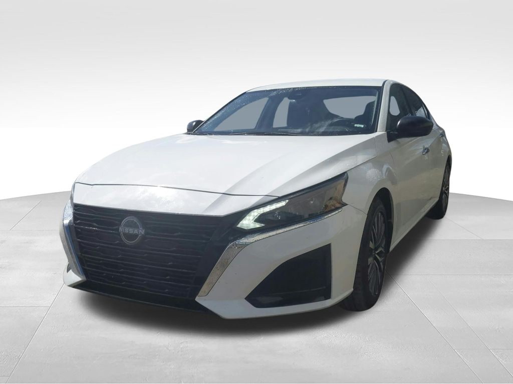 Used 2025 Nissan Altima 2.5 SV Sedan