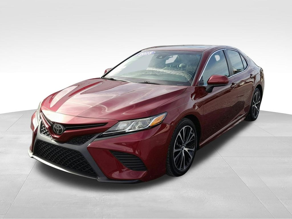 Used 2018 Toyota Camry SE Sedan