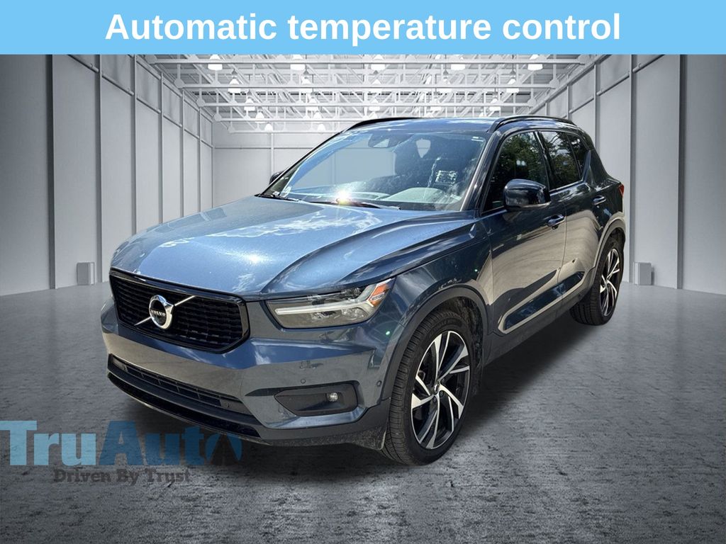 Used 2022 Volvo XC40 R-Design SUV