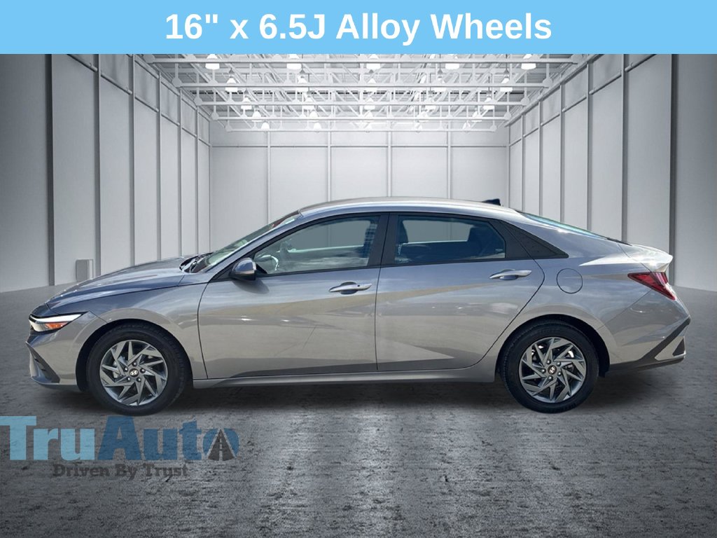 Used 2024 Hyundai Elantra SEL Sedan