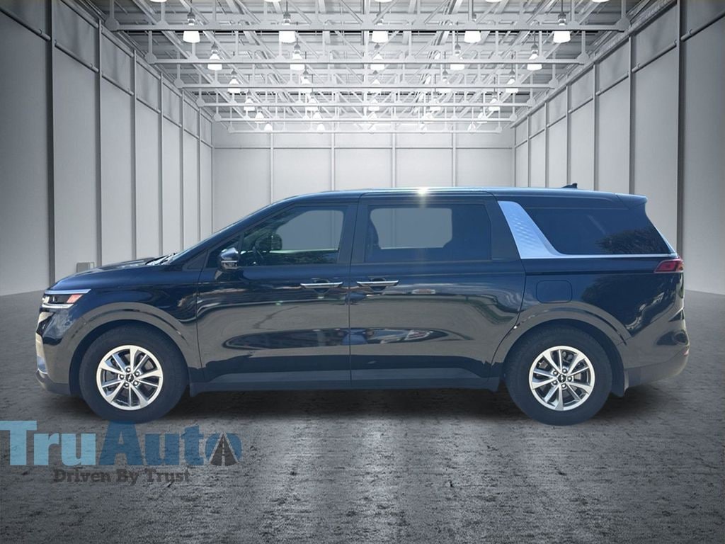 Used 2023 Kia Carnival LX Seat Package Minivan/Van
