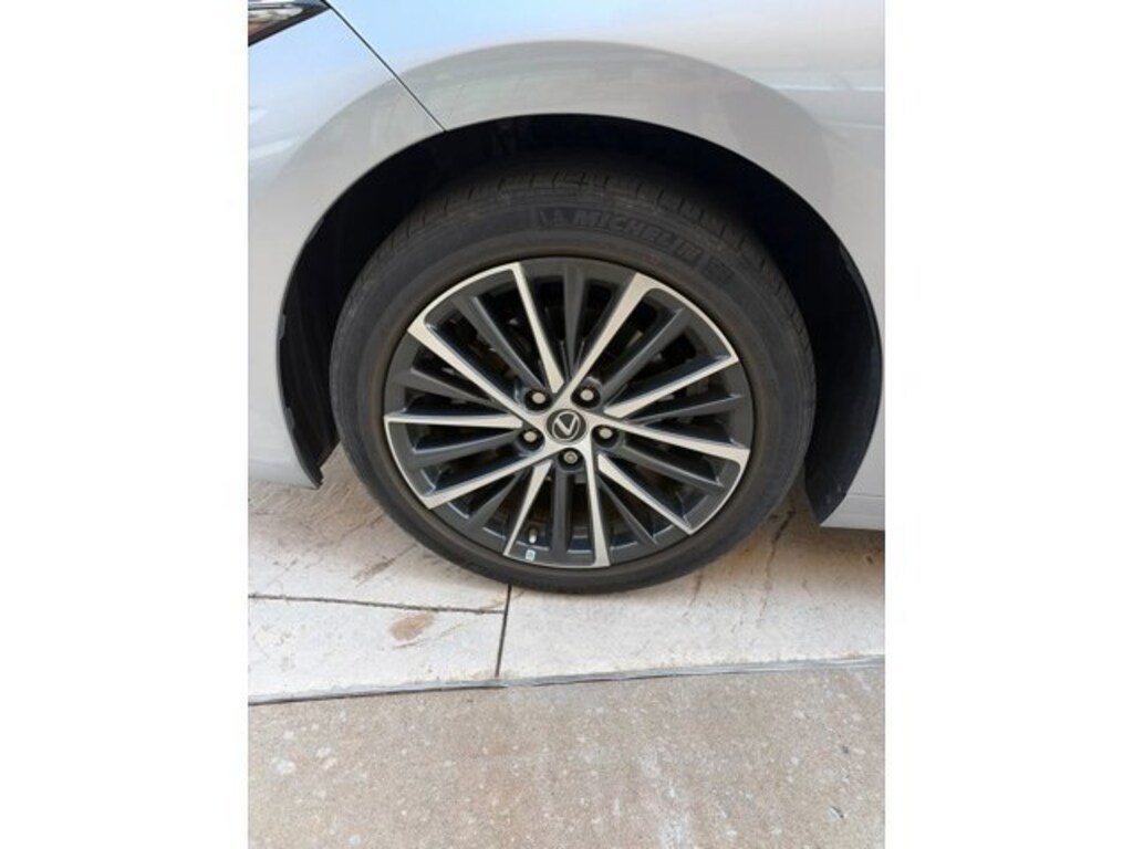Certified 2022 Lexus ES 350 SEDAN