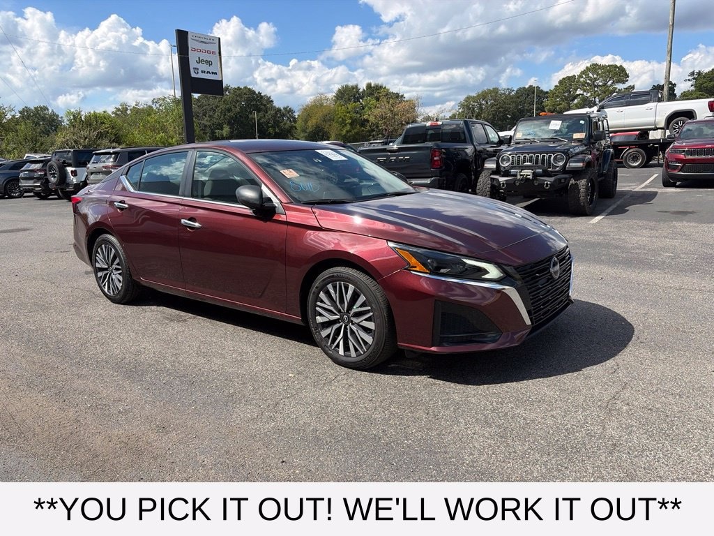 Used 2025 Nissan Altima SV Sedan