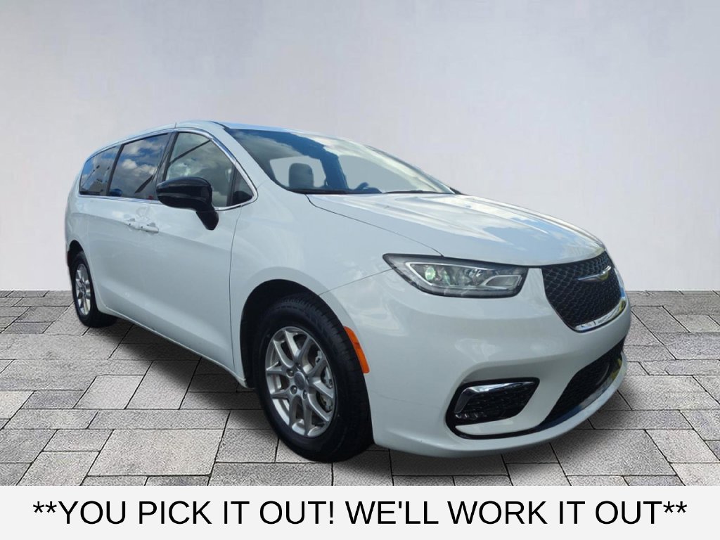 2025 Chrysler Pacifica Select