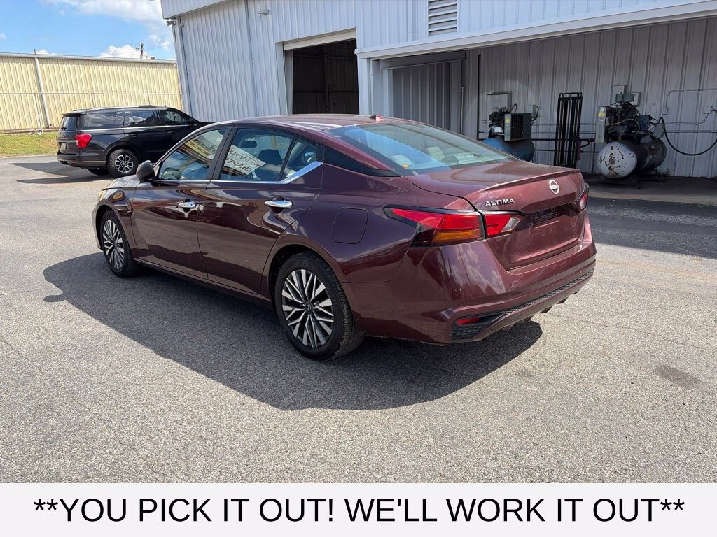 Used 2025 Nissan Altima SV Sedan