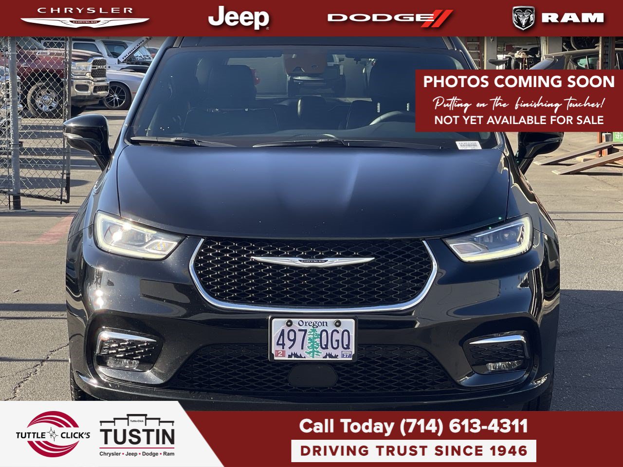 Used 2025 Chrysler Pacifica Select Van Passenger Van