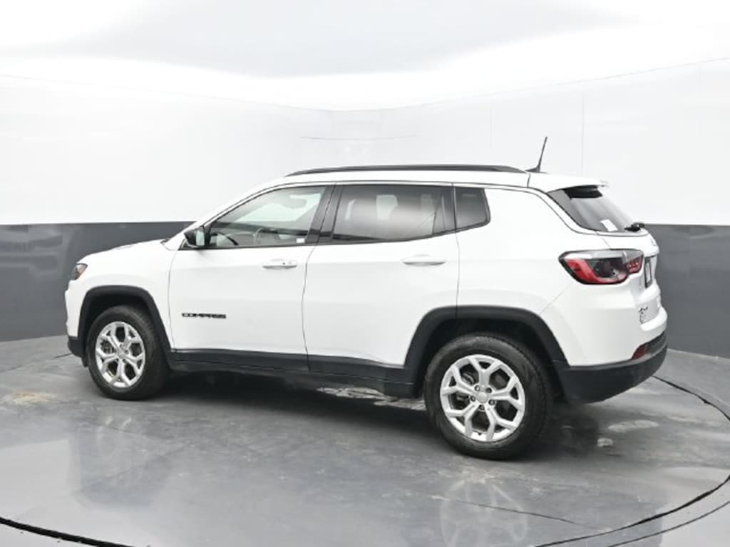 Used 2024 Jeep Compass Latitude SUV
