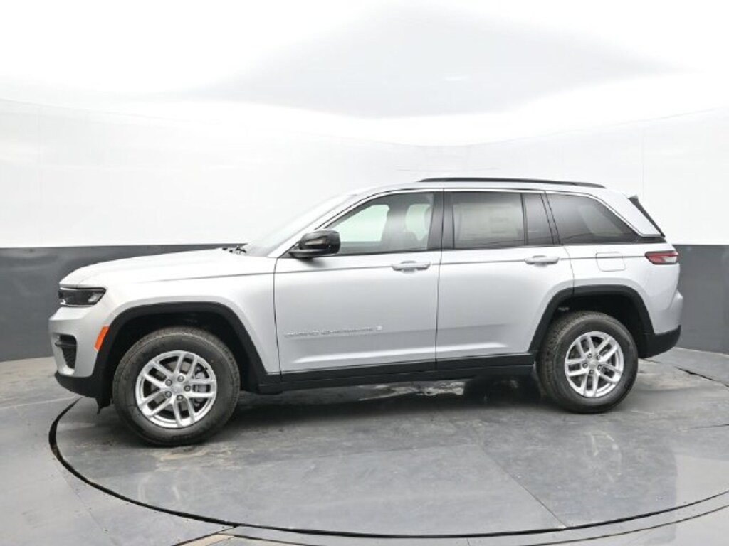 New 2026 Jeep Grand Cherokee Laredo X Sport Utility