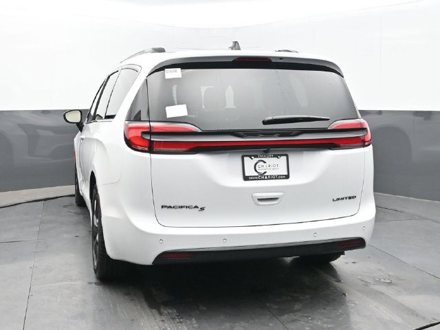 New 2027 Chrysler Pacifica LIMITED Passenger Van