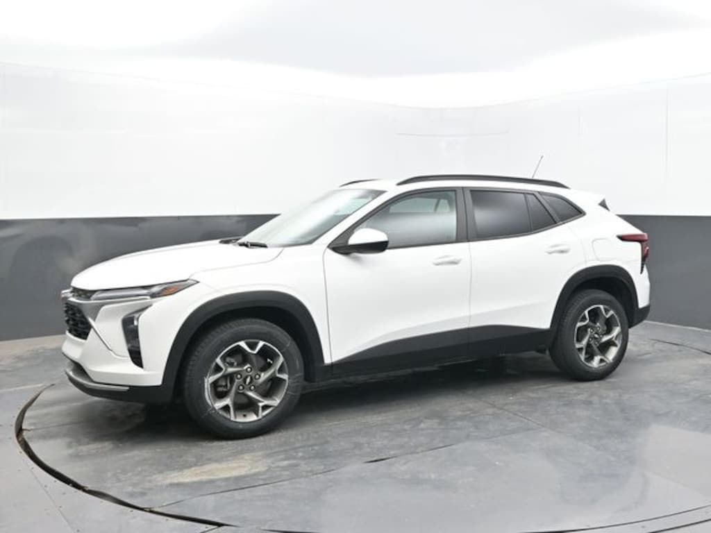 Used 2025 Chevrolet Trax LT SUV