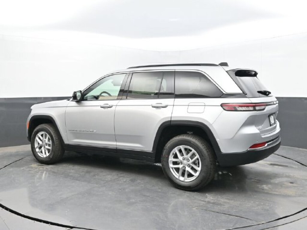 New 2026 Jeep Grand Cherokee Laredo X Sport Utility