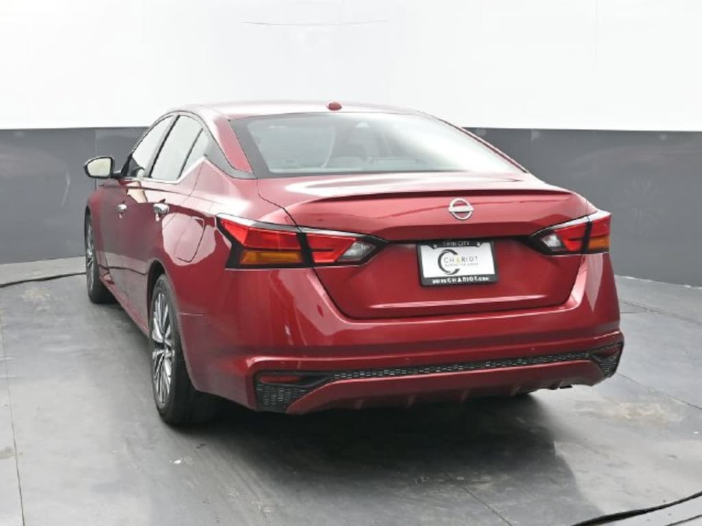 Used 2024 Nissan Altima 2.5 SV Sedan