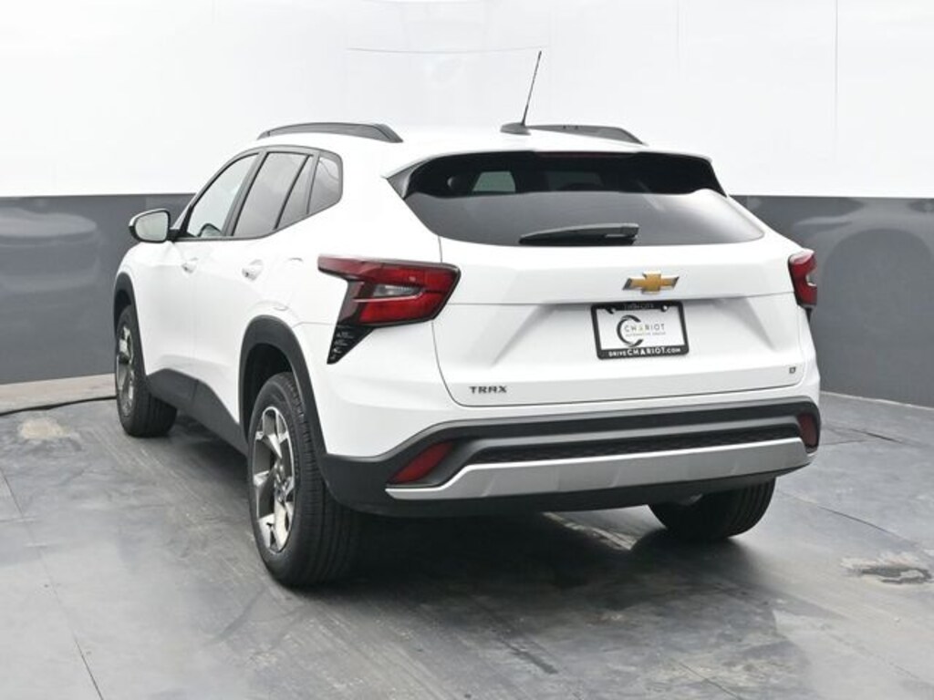 Used 2025 Chevrolet Trax LT SUV
