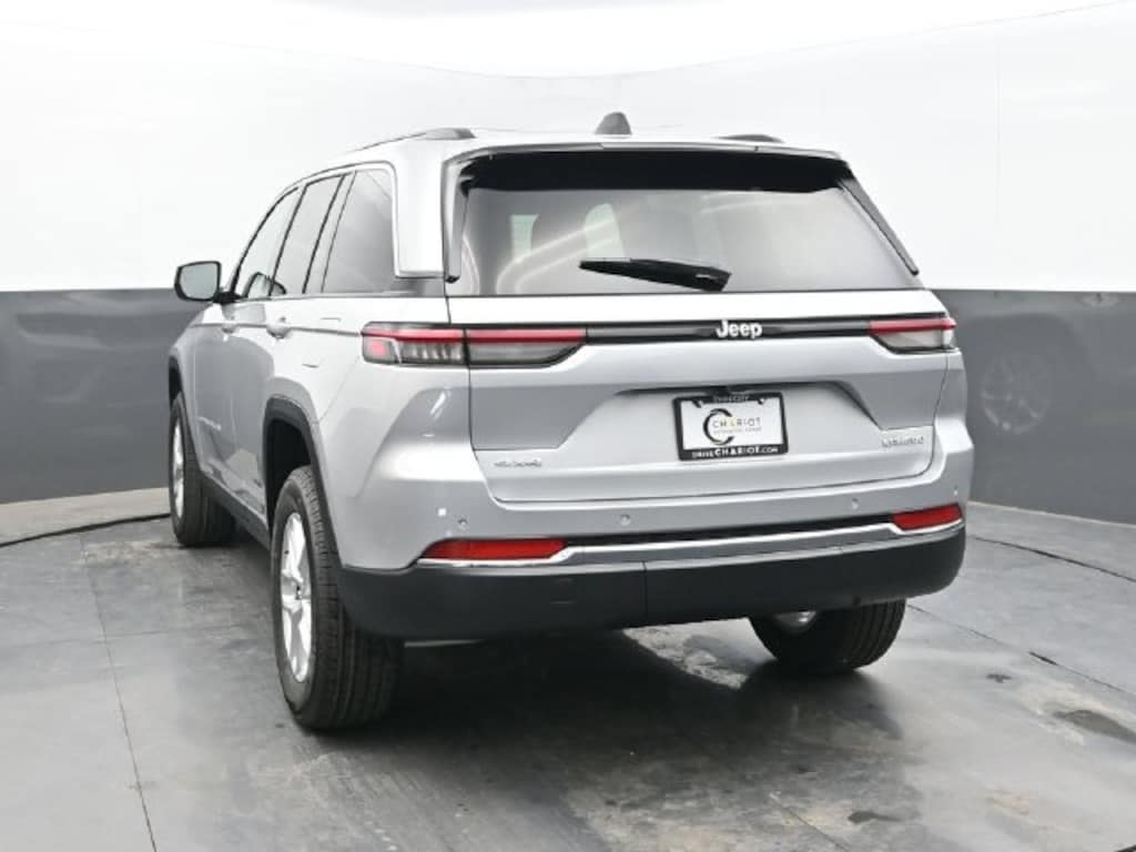 New 2026 Jeep Grand Cherokee Laredo X Sport Utility