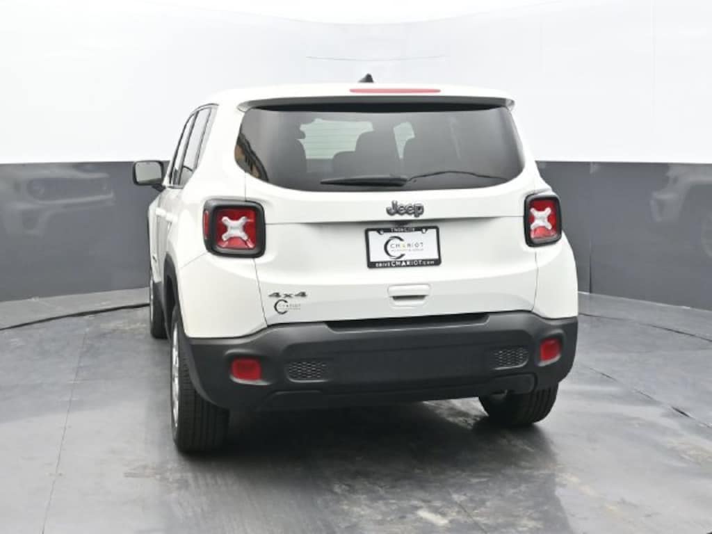 Used 2023 Jeep Renegade Latitude SUV