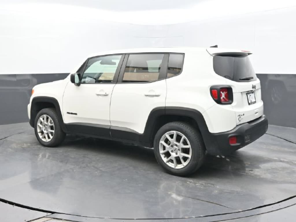Used 2023 Jeep Renegade Latitude SUV