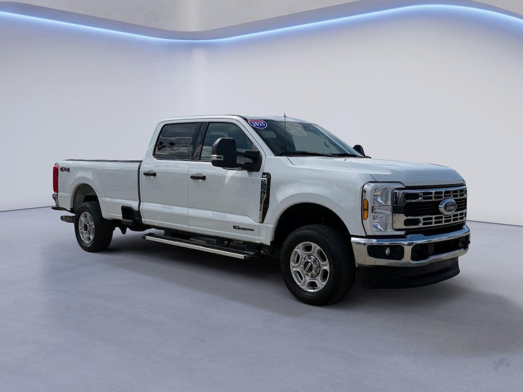 Used 2025 Ford Super Duty F-250 SRW XLT Truck Crew Cab