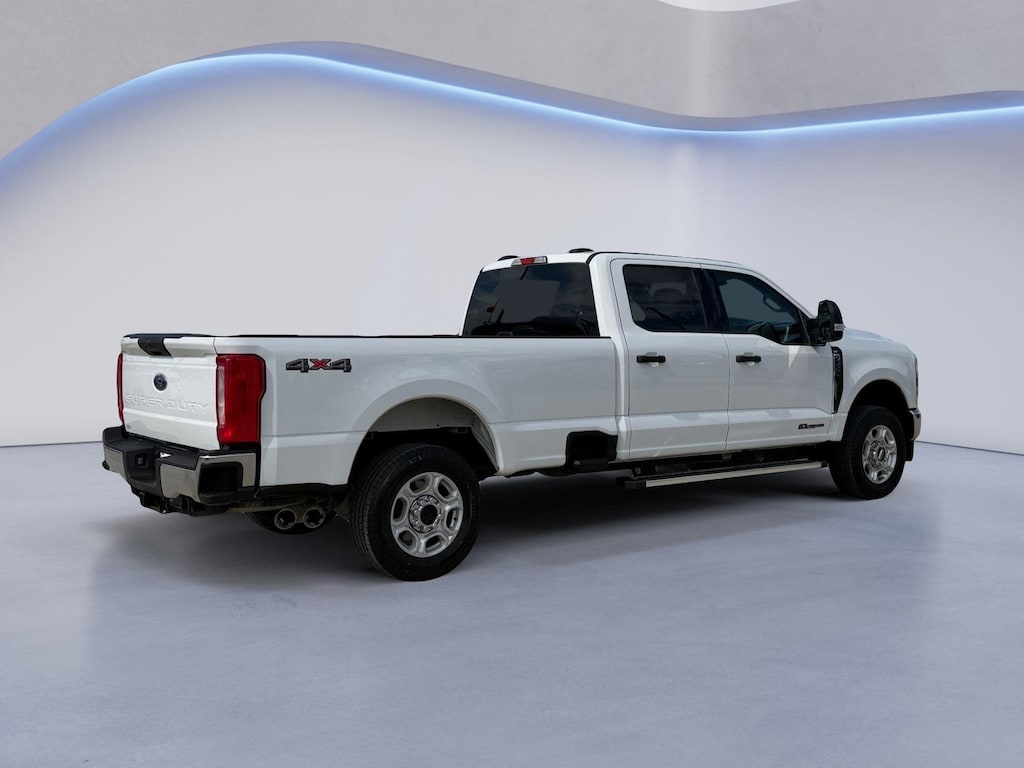 Used 2025 Ford Super Duty F-250 SRW XLT Truck Crew Cab