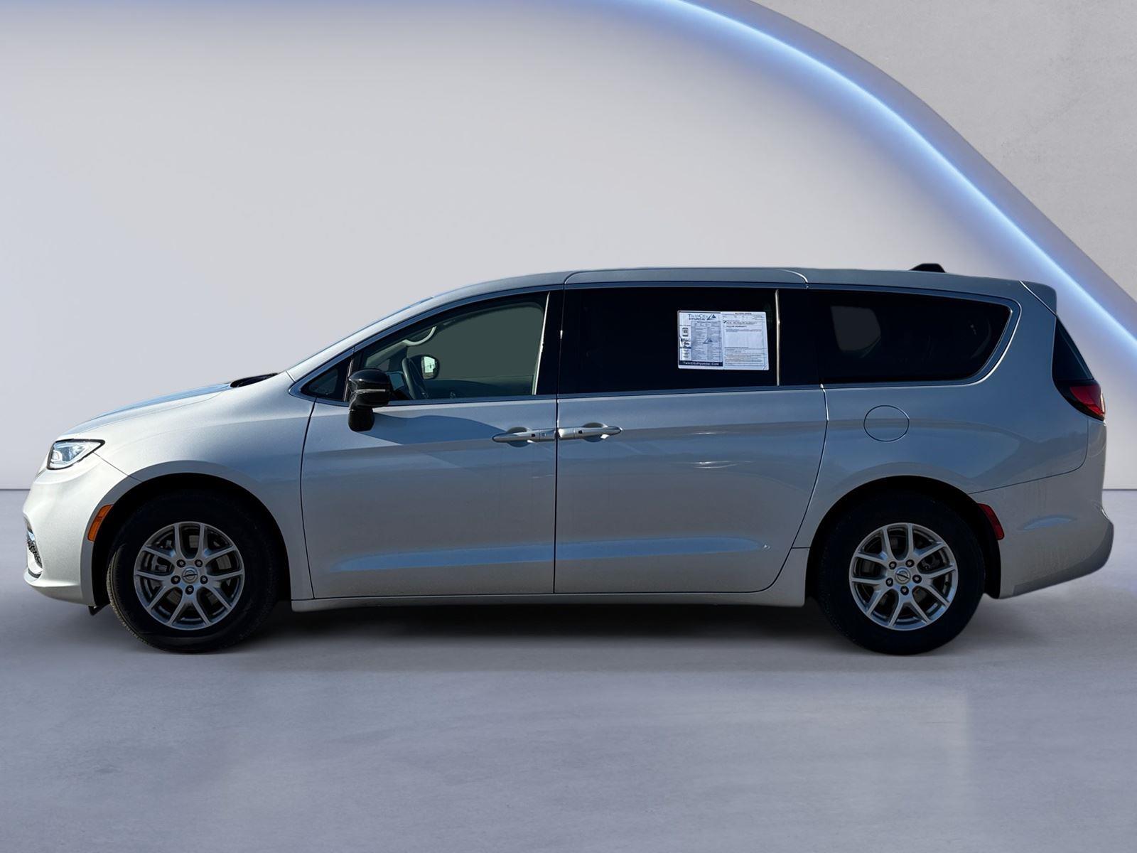Used 2024 Chrysler Pacifica Touring L Van