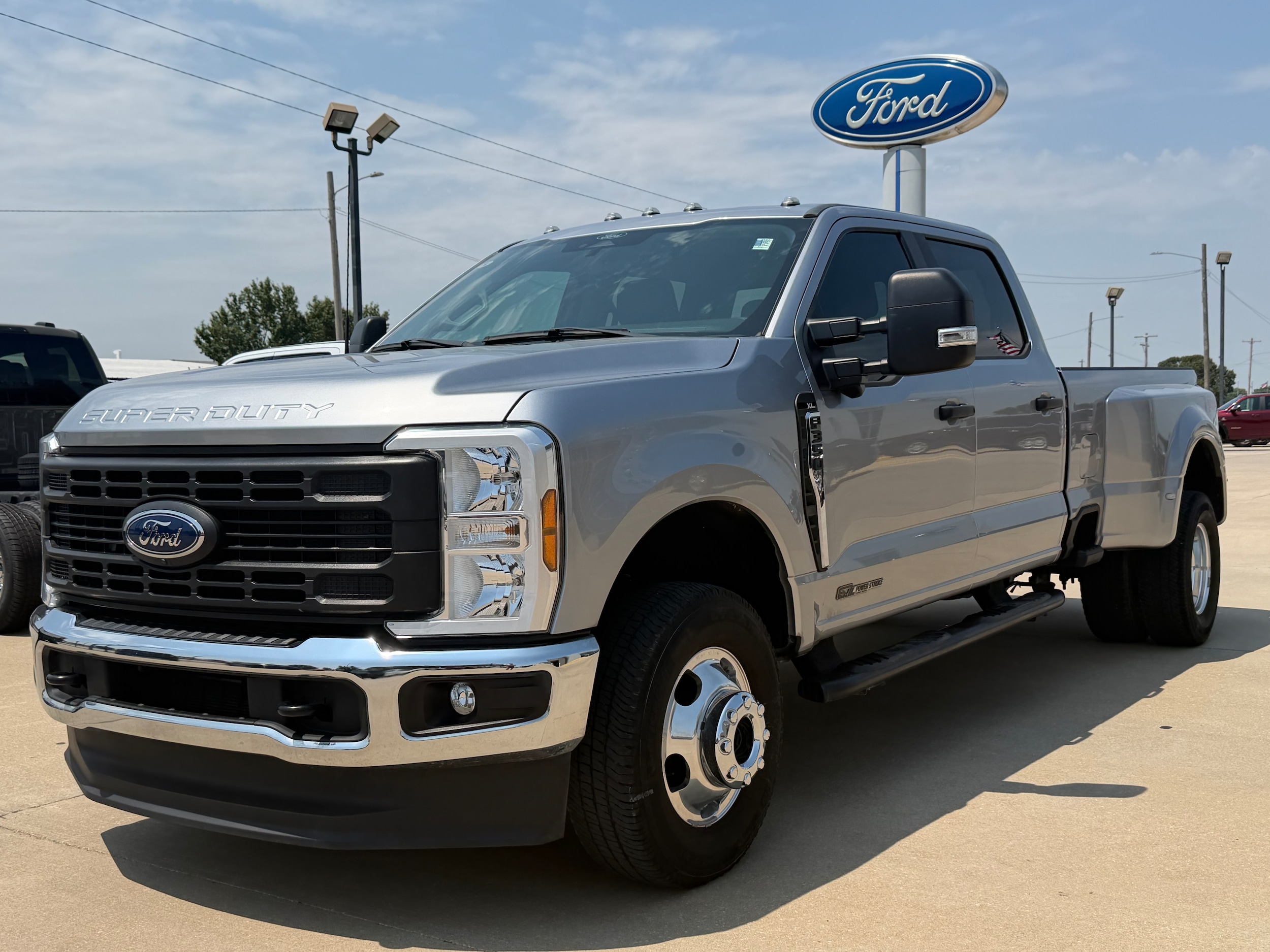 Used 2024 Ford F-350 Super Duty XL with VIN 1FT8W3DT6RED48974 for sale in Kansas City