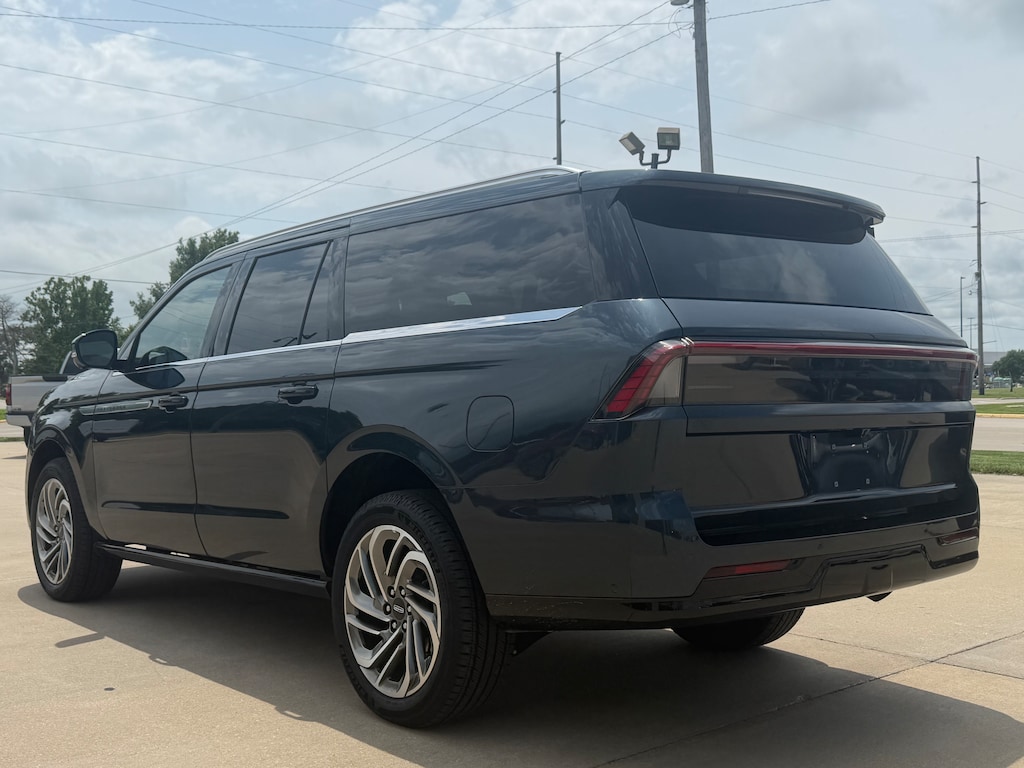 Used 2025 Lincoln Navigator L Reserve Reserve 4x4
