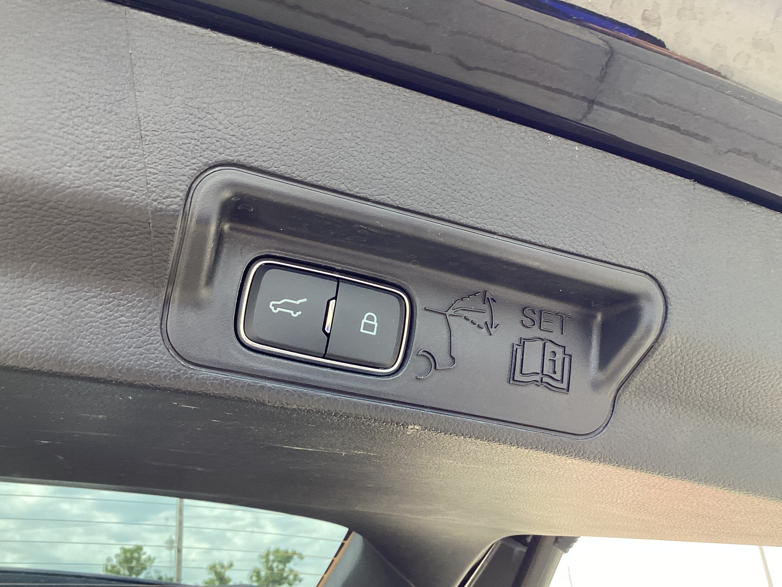 2025 Ford Explorer ST-LINE - Photo 22