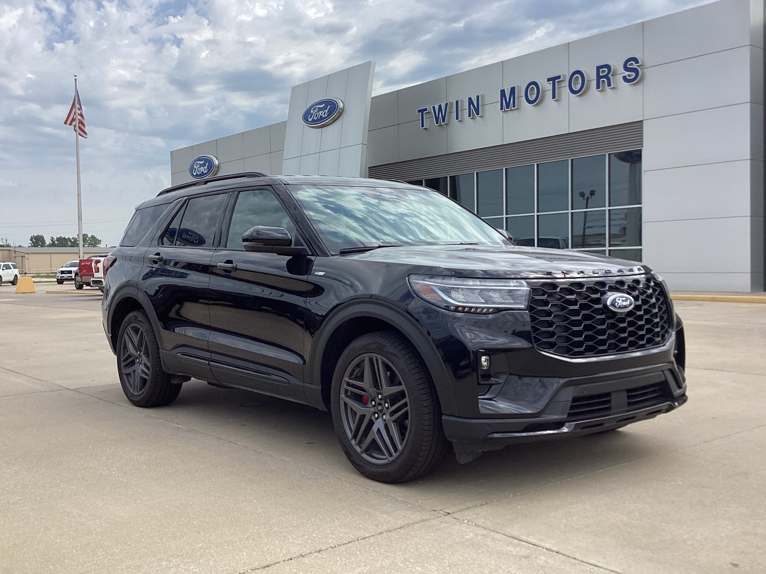 2025 Ford Explorer ST-LINE
