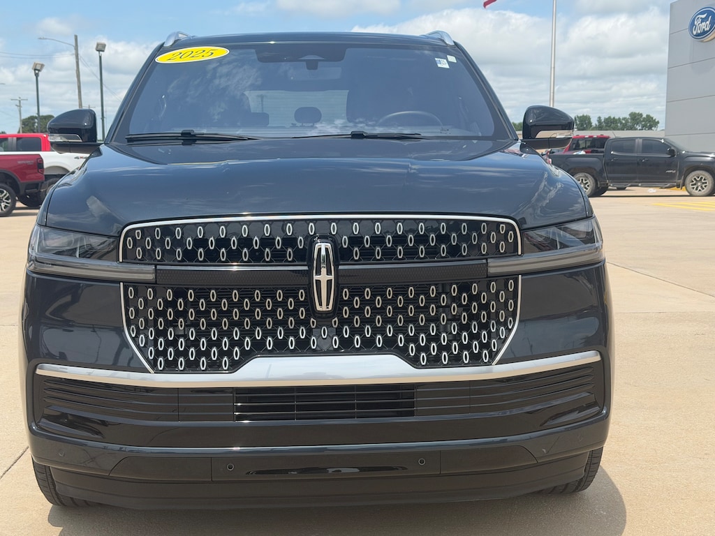 Used 2025 Lincoln Navigator L Reserve Reserve 4x4