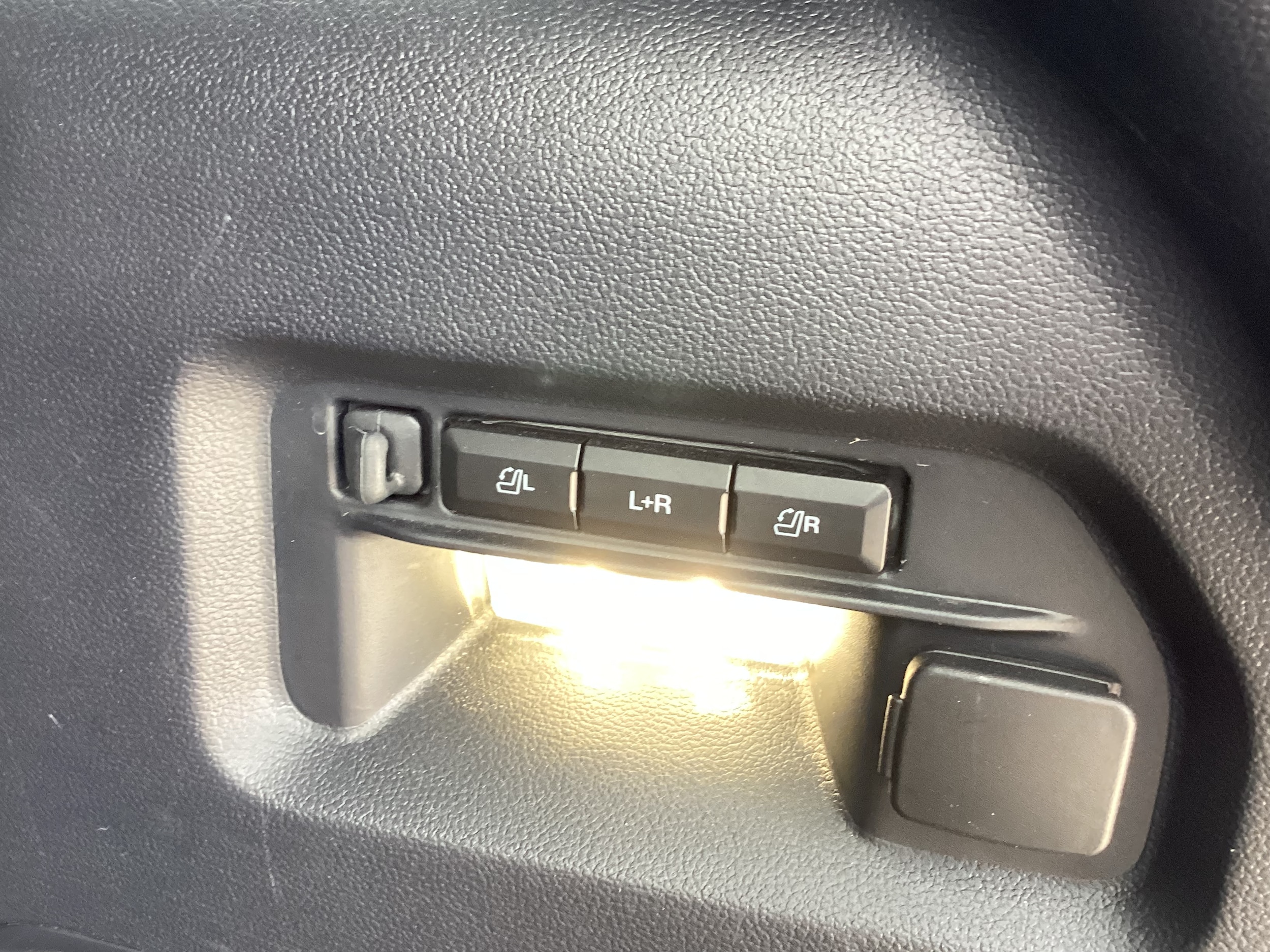 2025 Ford Explorer ST-LINE - Photo 21