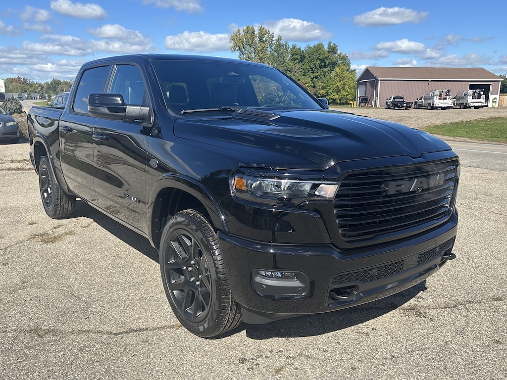 New 2027 Ram 1500 LARAMIE CREW CAB 4X4 5'7 BOX Pickup