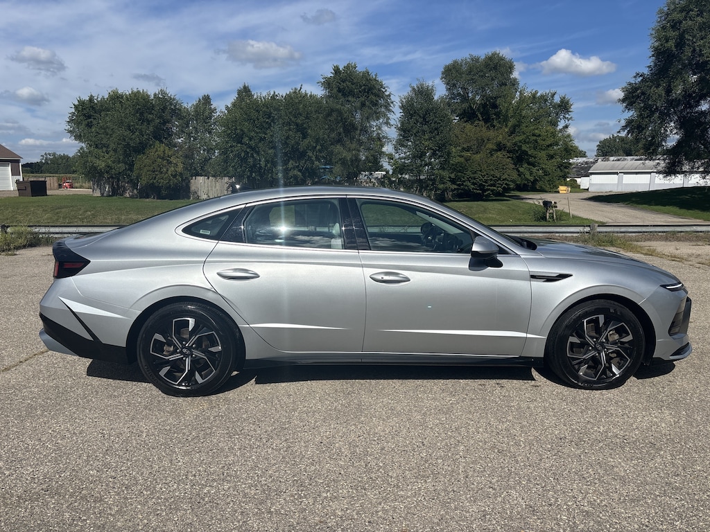 Used 2025 Hyundai Sonata SEL SEL FWD