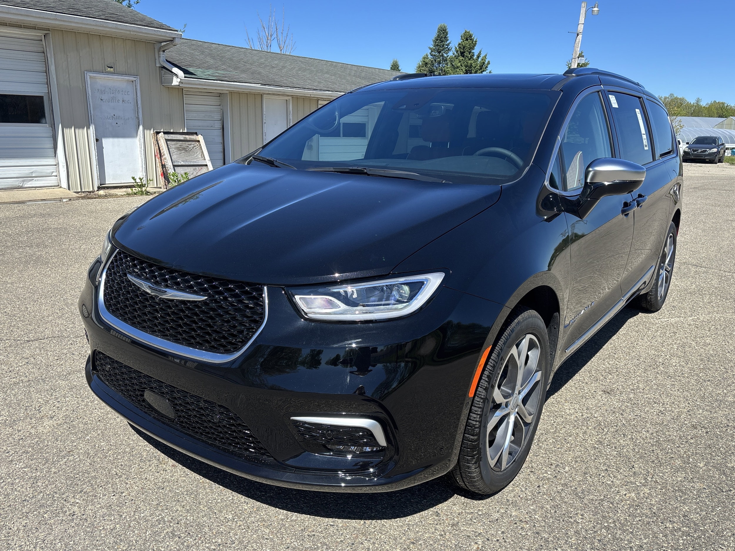 2026 Chrysler Pacifica Pinnacle - Photo 13