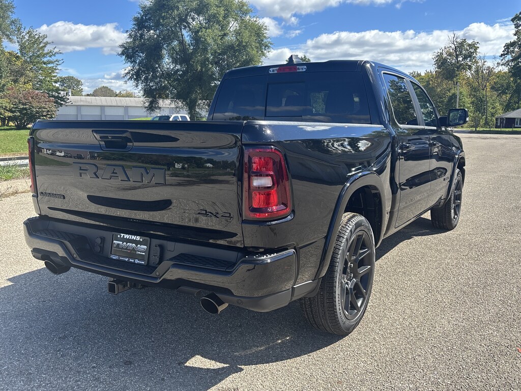 New 2027 Ram 1500 LARAMIE CREW CAB 4X4 5'7 BOX Pickup