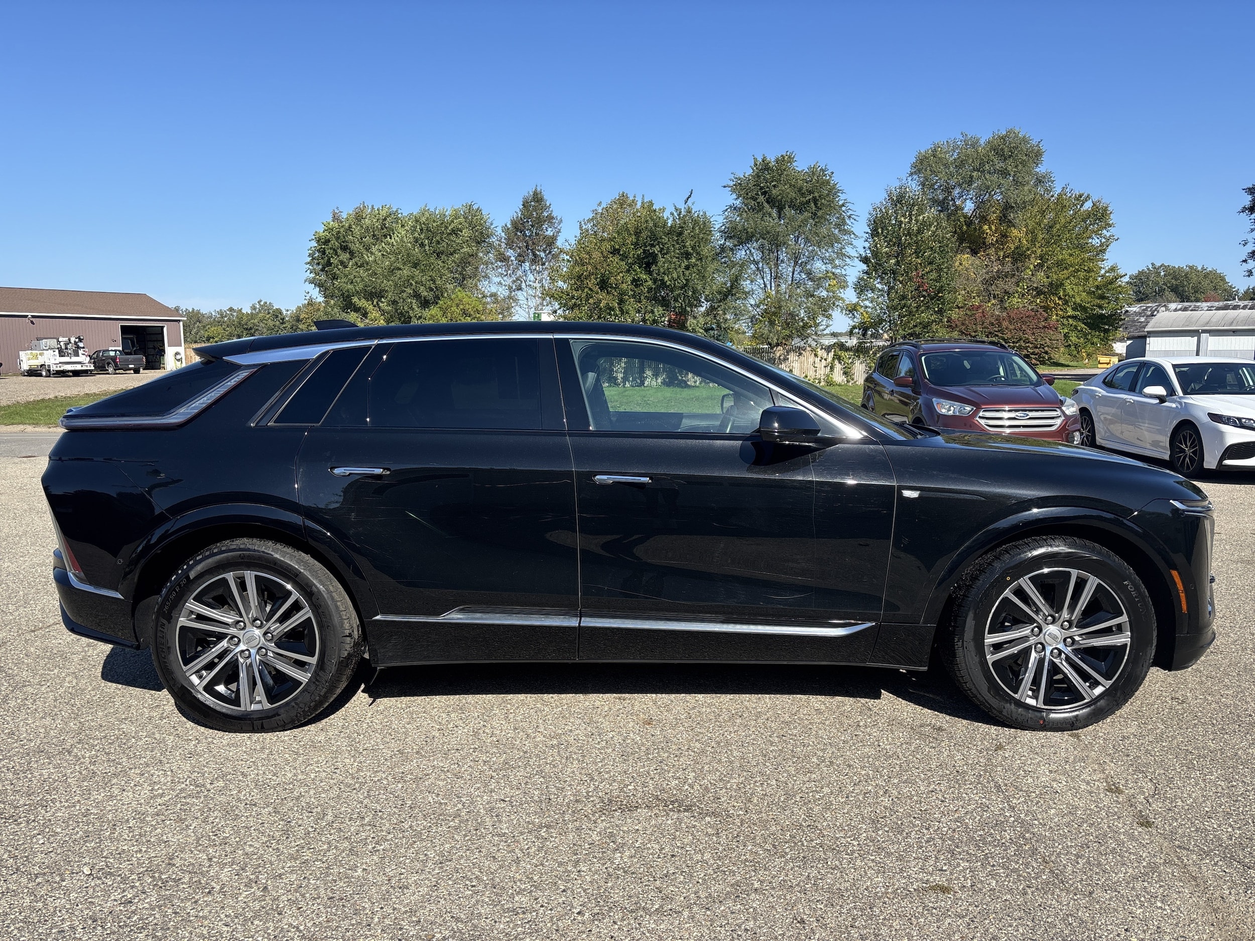 Used 2024 Cadillac LYRIQ Luxury 1 with VIN 1GYKPPRL8RZ121985 for sale in Wayland, MI
