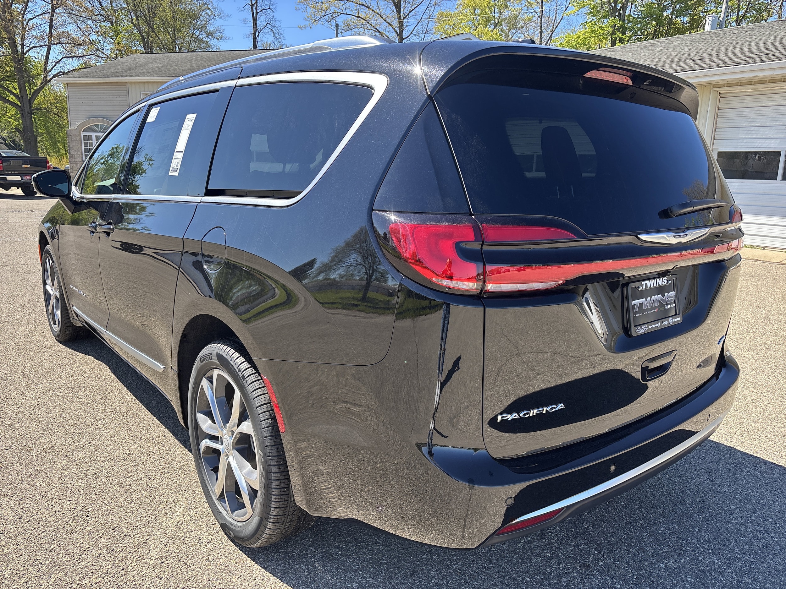 2026 Chrysler Pacifica Pinnacle - Photo 11