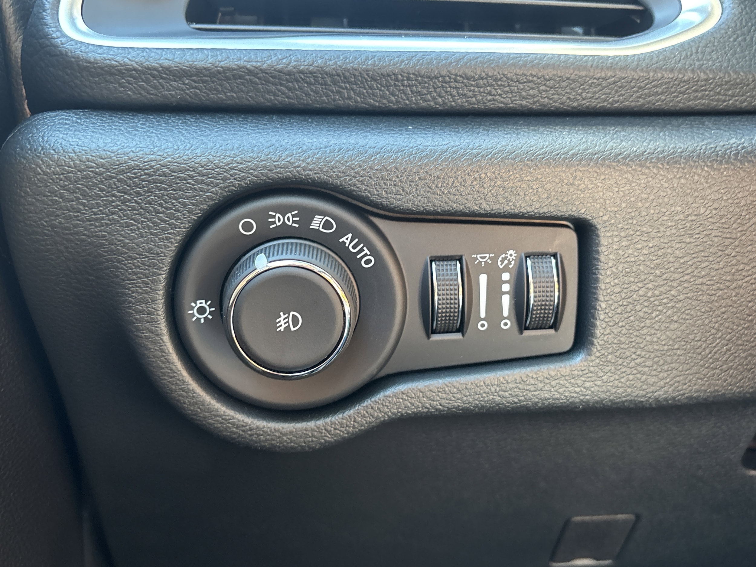 2026 Chrysler Pacifica Pinnacle - Photo 30