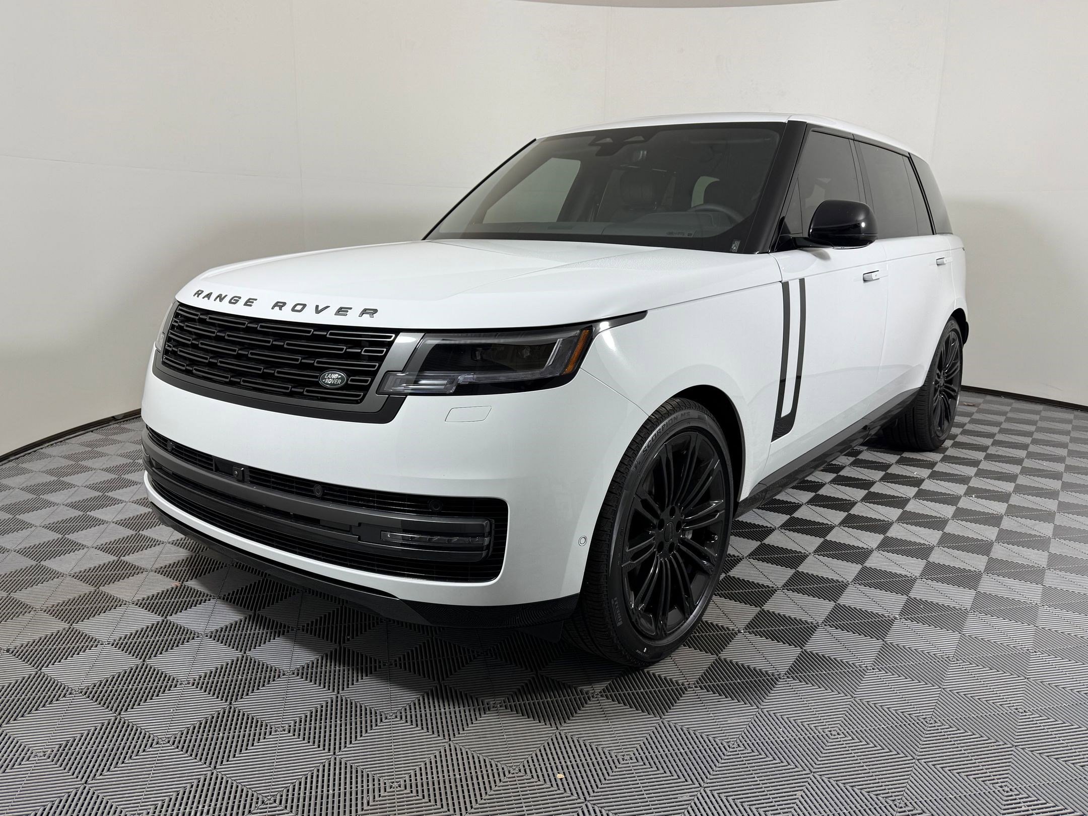 2026 Land Rover Range Rover SE SUV