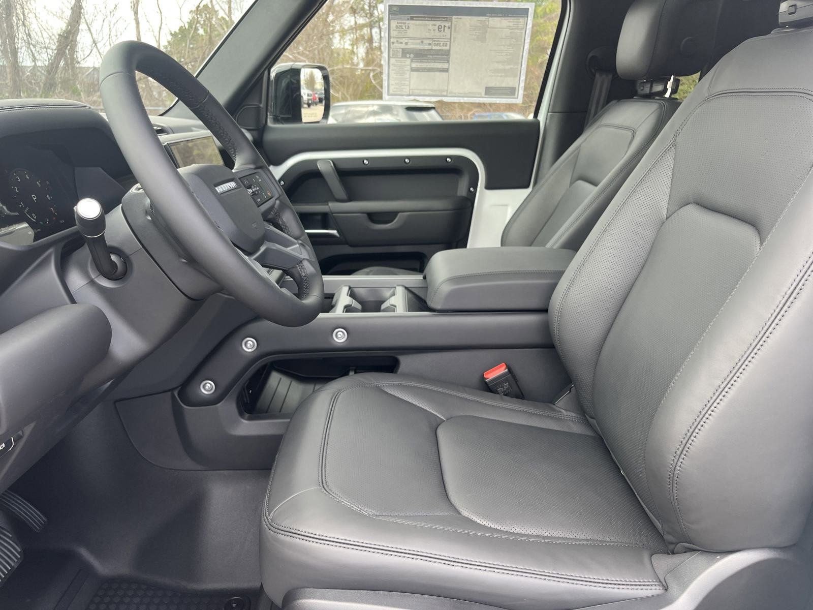 Used 2025 Land Rover Defender 90 X-Dynamic SE SUV