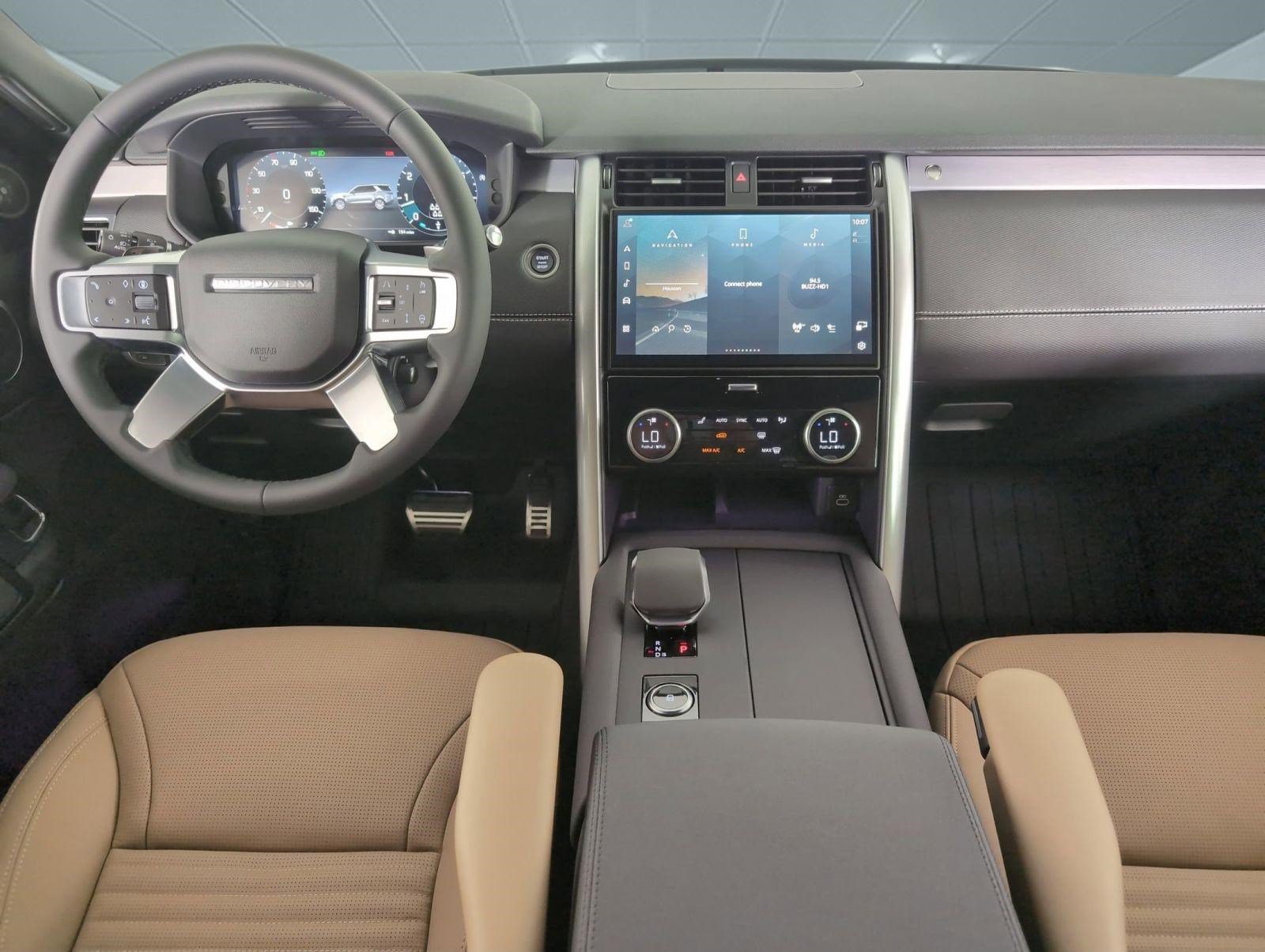 Certified 2025 Land Rover Discovery Dynamic SE SUV