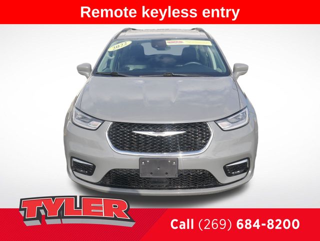 Used 2022 Chrysler Pacifica Touring L Minivan/Van
