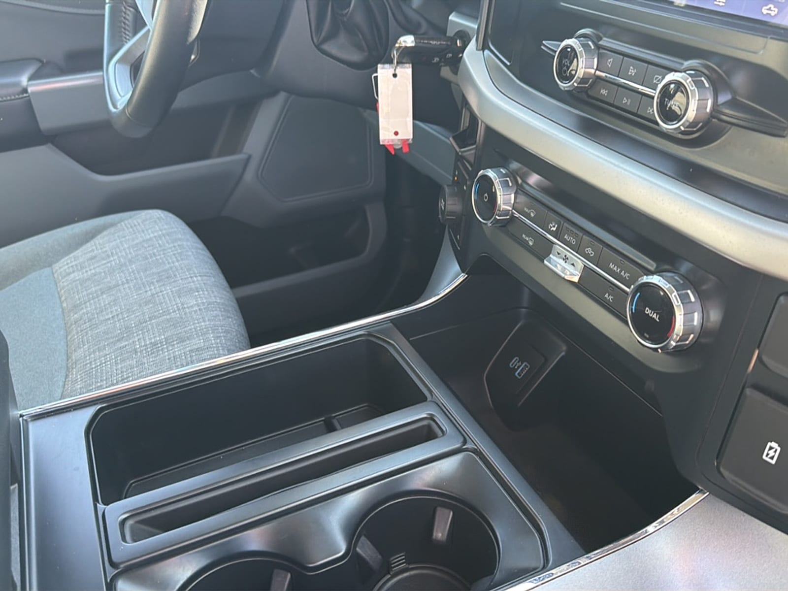 2022 Ford F-150 XLT - Photo 17