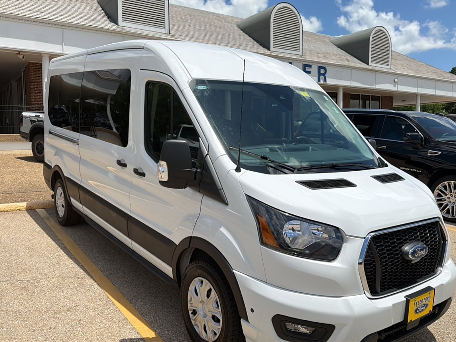 1FBAX2C8XSKA56293