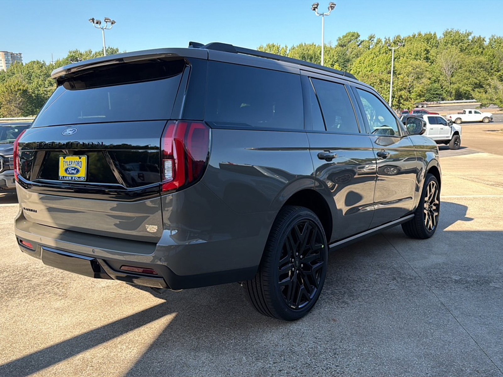 New 2027 Ford Expedition Platinum