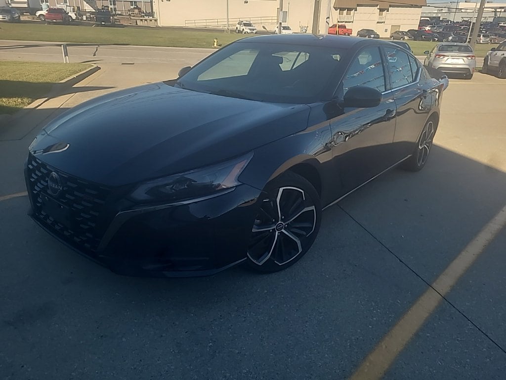 2024 Nissan Altima SR