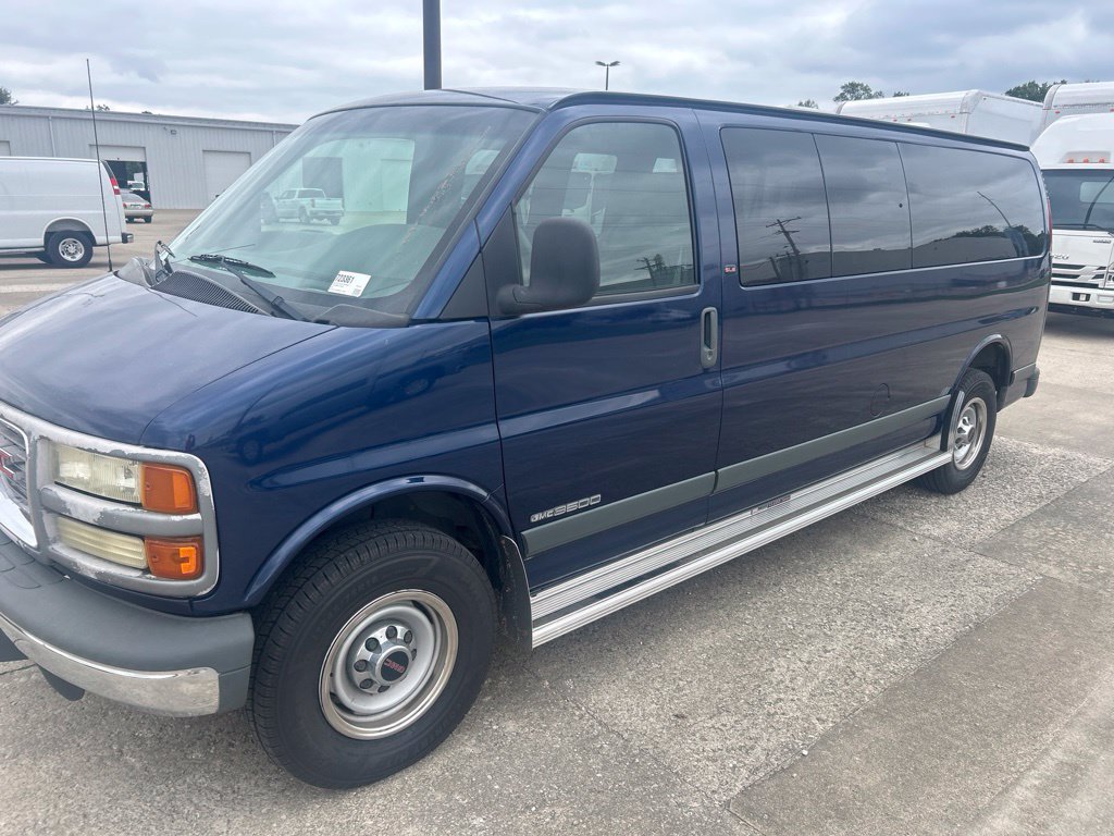 2002 GMC Savana Standard