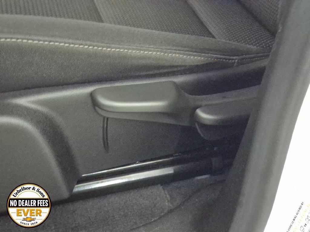 2023 Chevrolet Colorado LT - Photo 18