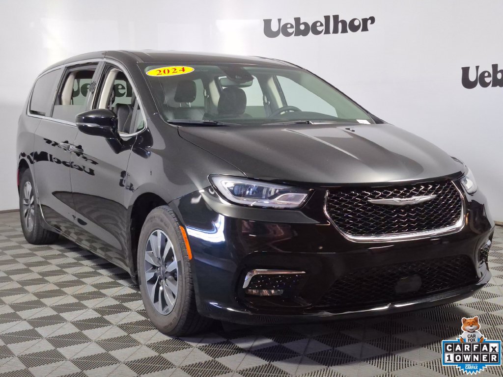 2024 Chrysler Pacifica PHEV
